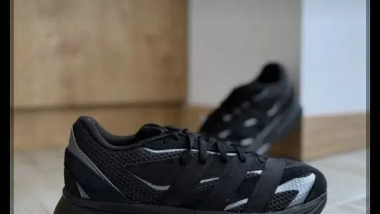 Tenis Adidas #38