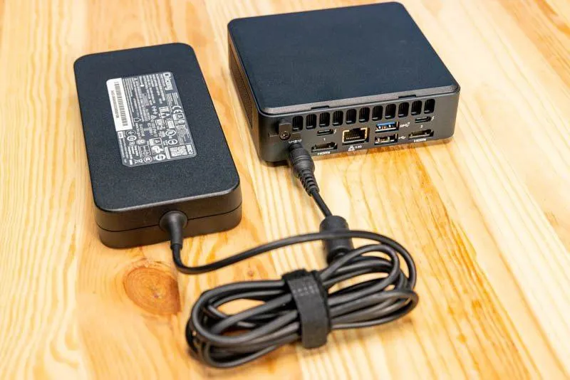 Mini PC Intel NUC11TNKi5